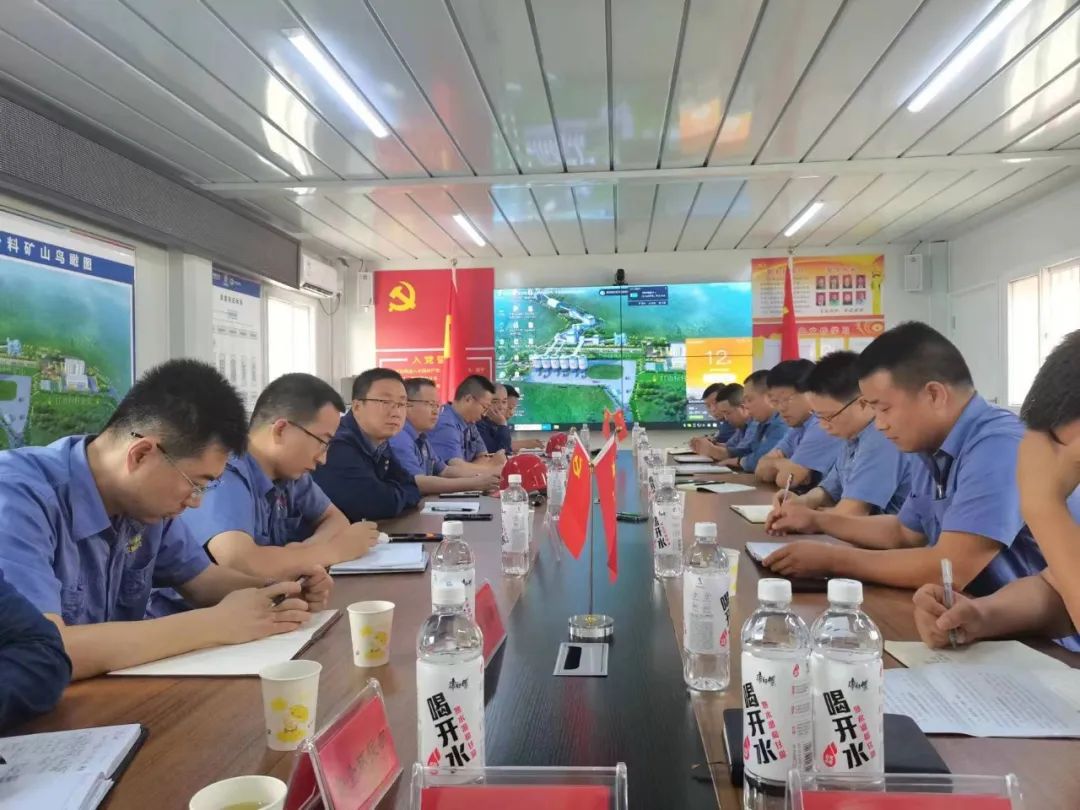 安波到漢中雙石礦業(yè)科技有限公司現(xiàn)場(chǎng)辦公解決問(wèn)題 安波到漢中雙石礦業(yè)科技有限公司現(xiàn)場(chǎng)辦公解決問(wèn)題