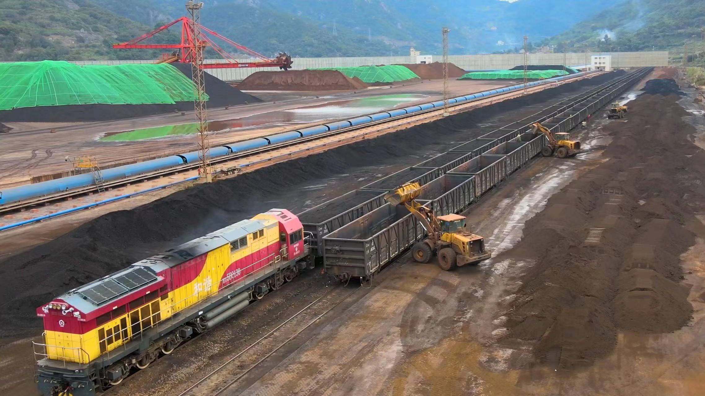 翻車線上,你奮戰的背影最美! 翻車線上,你奮戰的背影最美!