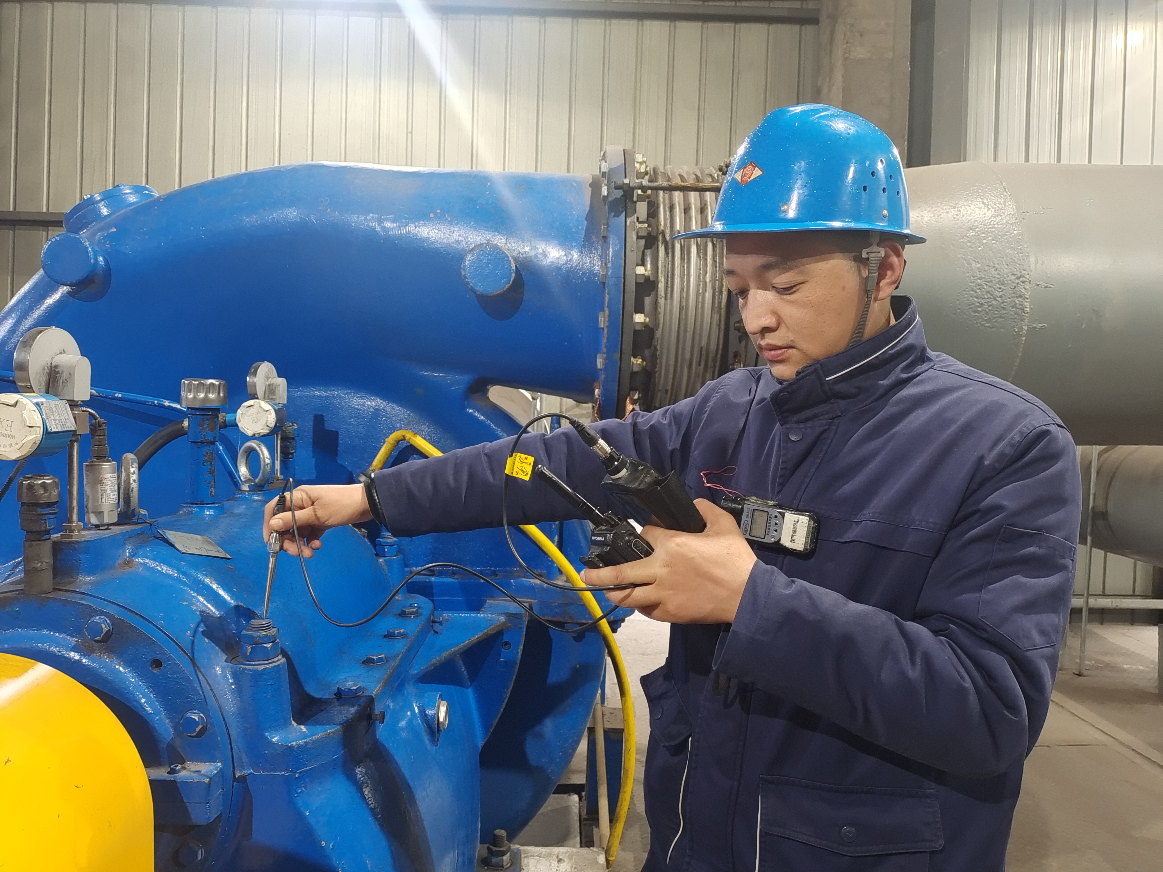 致敬!寒潮中那些堅(jiān)守的身影…… 致敬!寒潮中那些堅(jiān)守的身影……