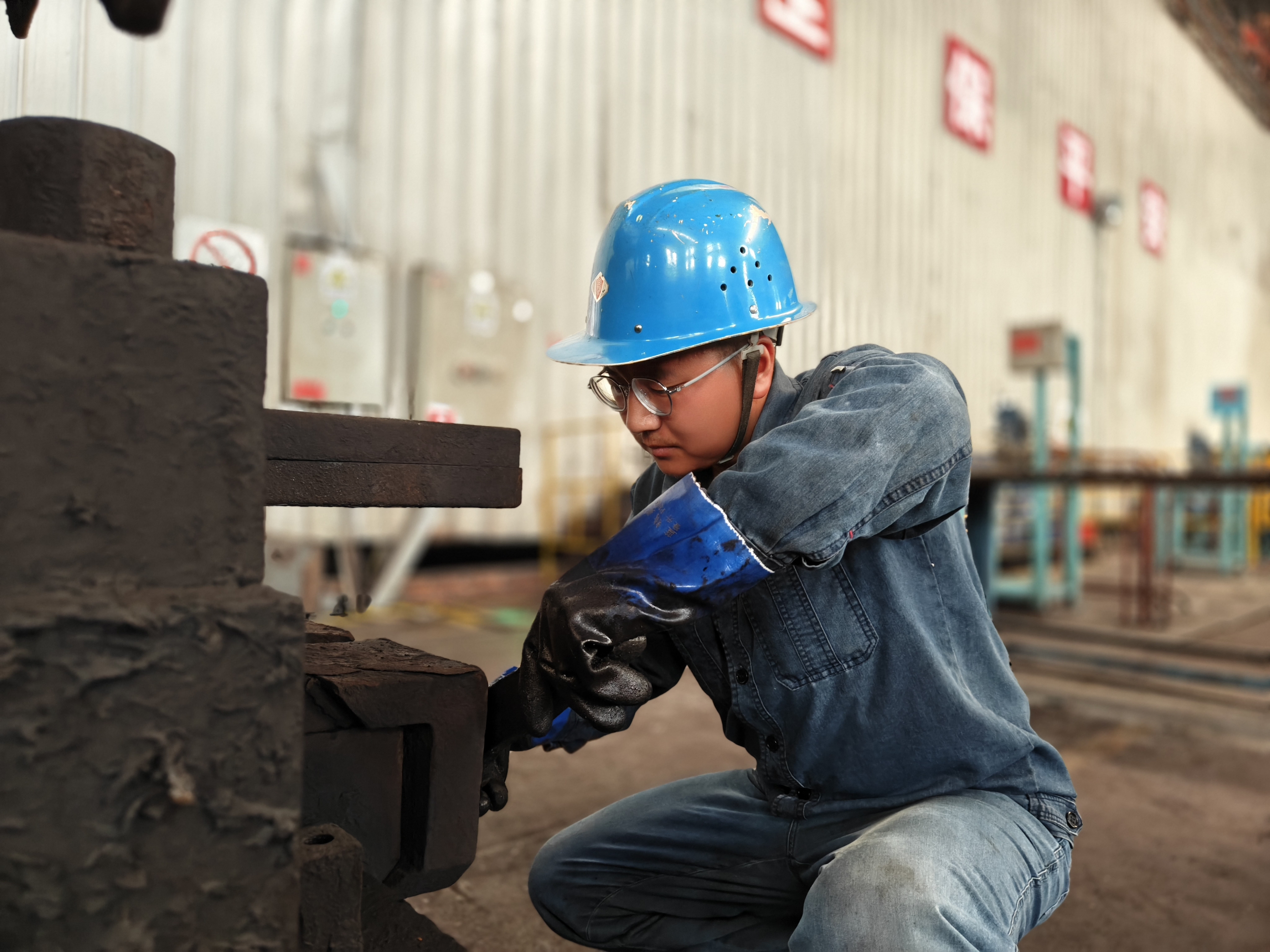 迎戰(zhàn)“烤”驗(yàn) 看漢鋼人的“蒸”功夫 迎戰(zhàn)“烤”驗(yàn) 看漢鋼人的“蒸”功夫