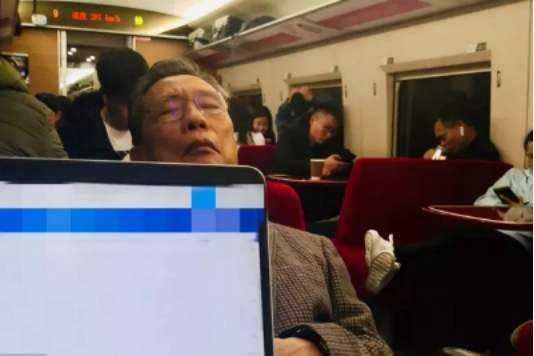 【鋼城文苑】疫情面前，人人獻出一點愛